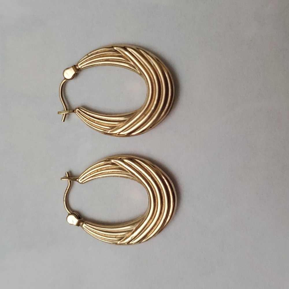 14k gold hoop earrings with design